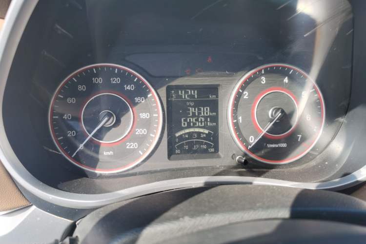Used Jinbei F50 2017 1.6L Manual Economy Model Odometer Close Up