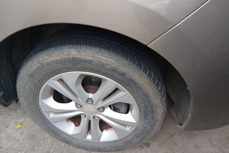 Used Jinbei F50 2017 1.6L Manual Comfort Model Right Front Wheel Hub