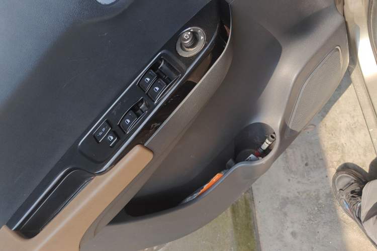 Used Jinbei F50 2017 1.6L Manual Economy Model Trunk