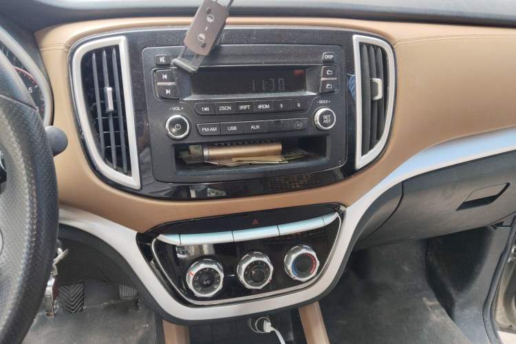 Used Jinbei F50 2017 1.6L Manual Economy Model Audio And AC Panel