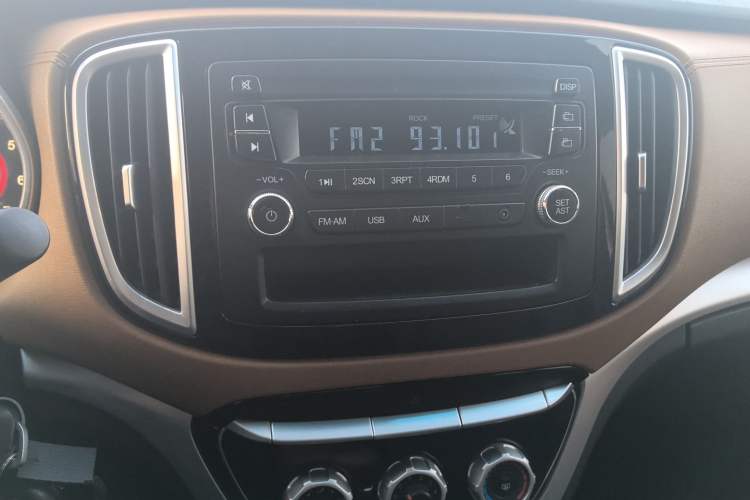 Used Jinbei F50 2017 1.6L Manual Comfort Model Audio And AC Panel