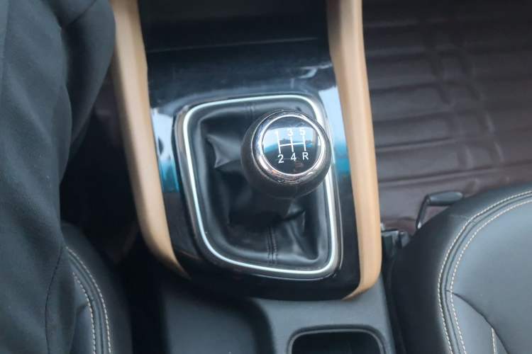 Used Jinbei F50 2017 1.6L Manual Comfort Model Gear Lever