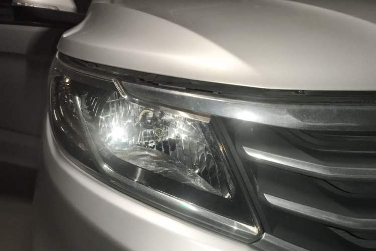Used Jinbei F50 2017 1.6L Manual Elite Model Right Front Headlight