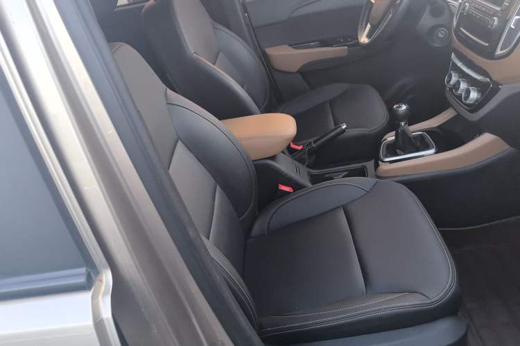 Used Jinbei F50 2017 1.6L Manual Comfort Model Right Front Seat