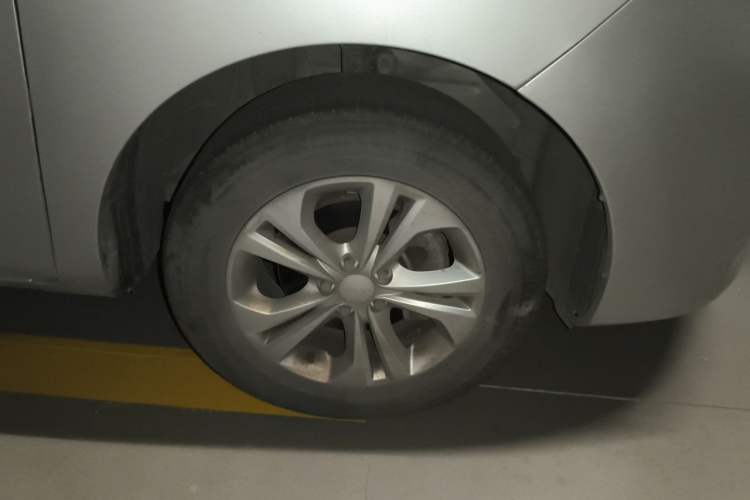 Used Jinbei F50 2017 1.6L Manual Elite Model Right Front Wheel Hub