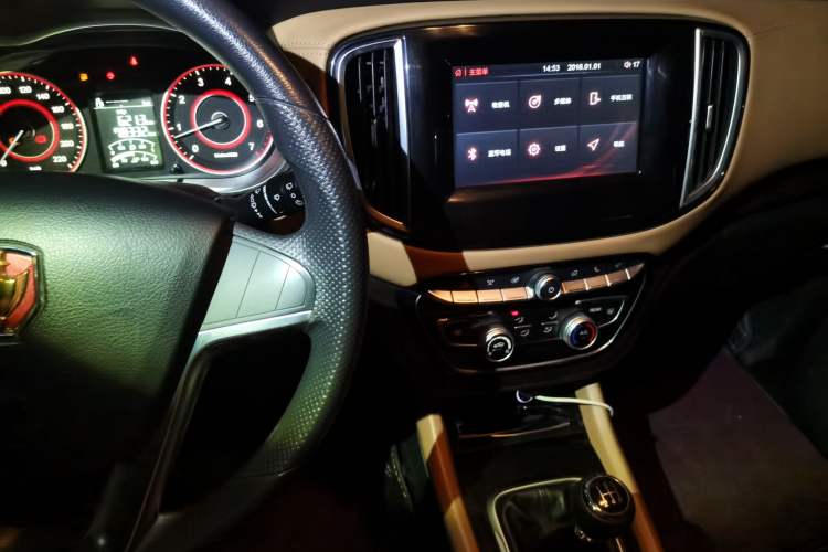 Used Jinbei F50 2017 1.6L Manual Elite Model Audio And AC Panel