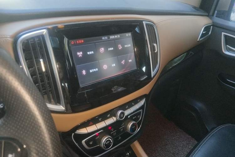 Used Jinbei F50 2017 1.6L Manual Luxury Model Audio And AC Panel