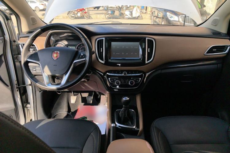 Used Jinbei F50 2017 1.6L Manual Luxury Model Center Console