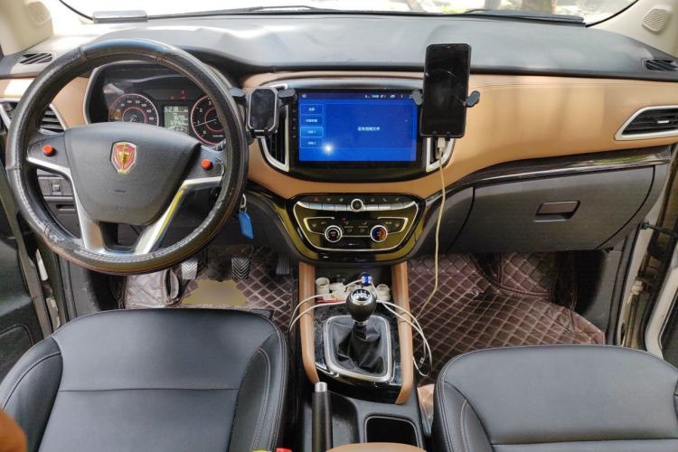 Used Jinbei F50 2017 1.6L Manual Elite Model Center Console
