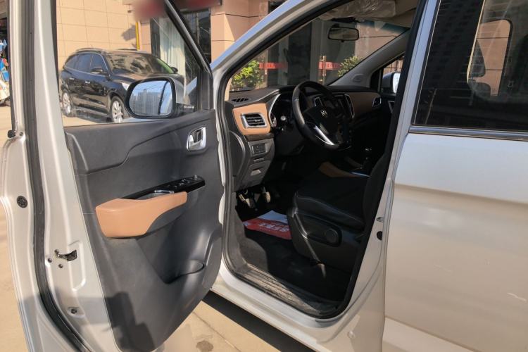 Used Jinbei F50 2017 1.6L Manual Luxury Model Driver Seat