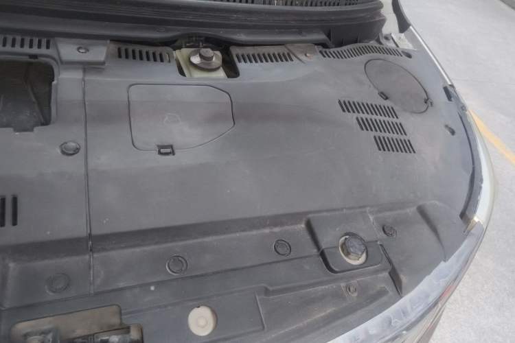 Used Jinbei F50 2017 1.6L Manual Luxury Model Engine Bay Left