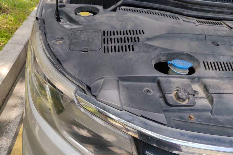 Used Jinbei F50 2017 1.6L Manual Elite Model Engine Bay Right