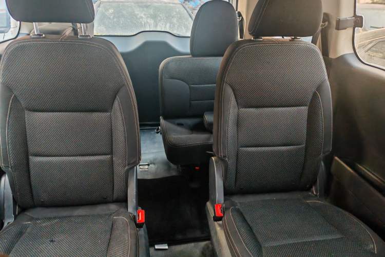 Used Jinbei F50 2017 1.6L Manual Economy Model Interior 2