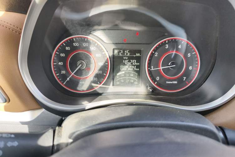 Used Jinbei F50 2017 1.6L Manual Economy Model Odometer Close Up
