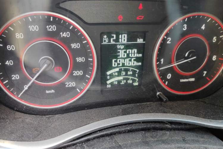 Used Jinbei F50 2017 1.6L Manual Elite Model Odometer Close Up