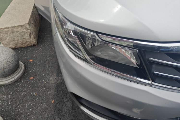 Used Jinbei F50 2017 1.6L Manual Comfort Model Right Front Headlight