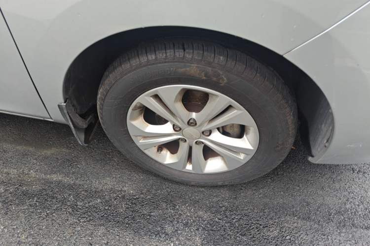 Used Jinbei F50 2017 1.6L Manual Comfort Model Right Front Wheel Hub