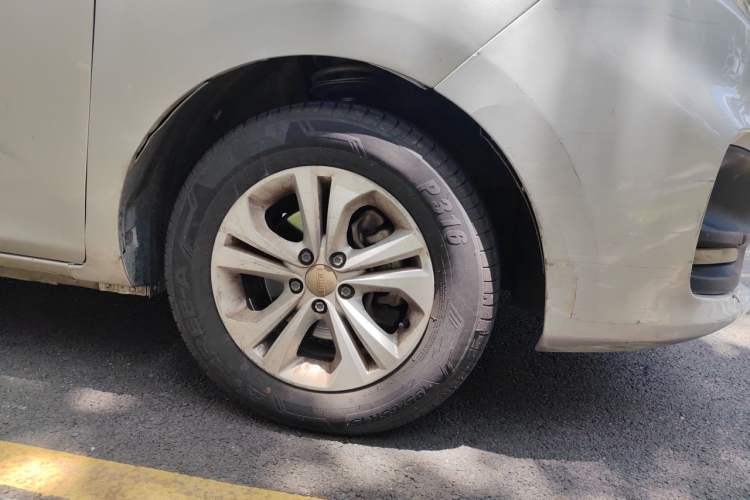 Used Jinbei F50 2017 1.6L Manual Elite Model Right Front Wheel Hub