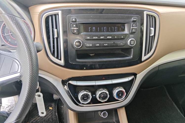 Used Jinbei F50 2017 1.6L Manual Comfort Model Audio And AC Panel