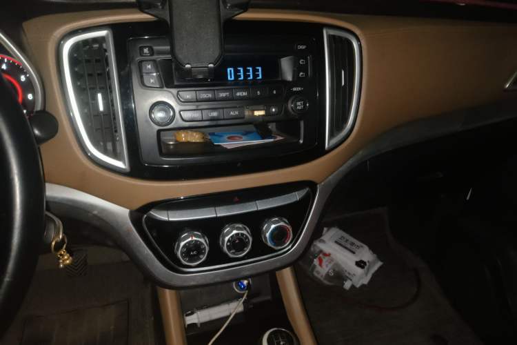 Used Jinbei F50 2017 1.6L Manual Economy Model Audio And AC Panel