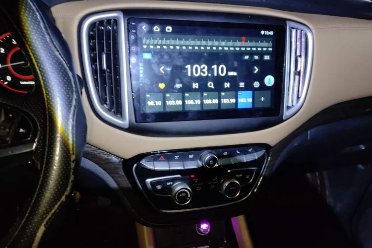 Used Jinbei F50 2017 1.6L Manual Luxury Model Audio And AC Panel