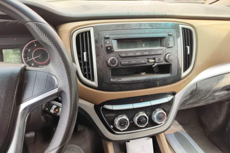 Used Jinbei F50 2017 1.6L Manual Economy Model Audio And AC Panel