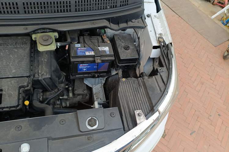 Used Jinbei F50 2017 1.6L Manual Comfort Model Engine Bay Left