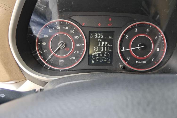 Used Jinbei F50 2017 1.6L Manual Comfort Model Odometer Close Up
