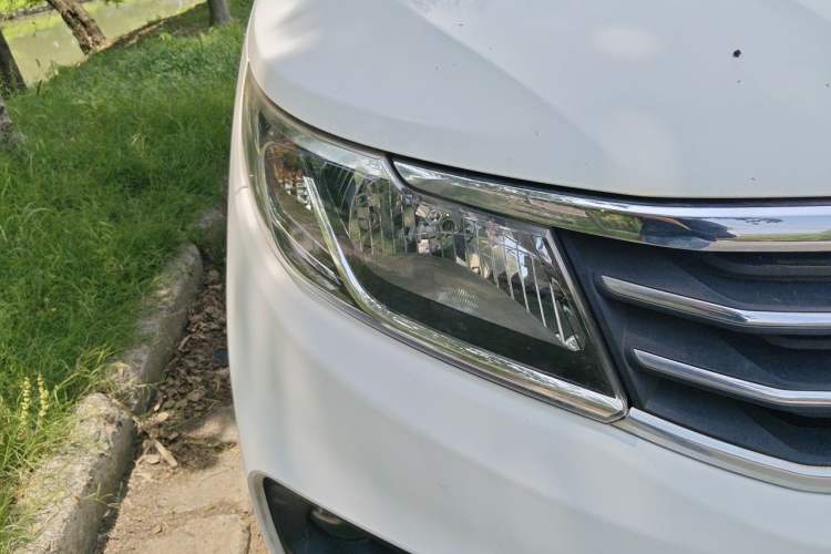 Used Jinbei F50 2017 1.6L Manual Comfort Model Right Front Headlight