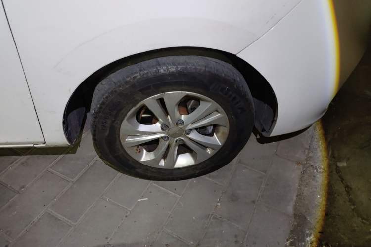 Used Jinbei F50 2017 1.6L Manual Luxury Model Right Front Wheel Hub