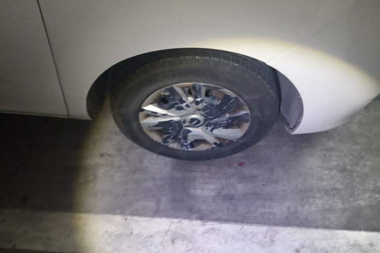 Used Jinbei F50 2017 1.6L Manual Economy Model Right Front Wheel Hub