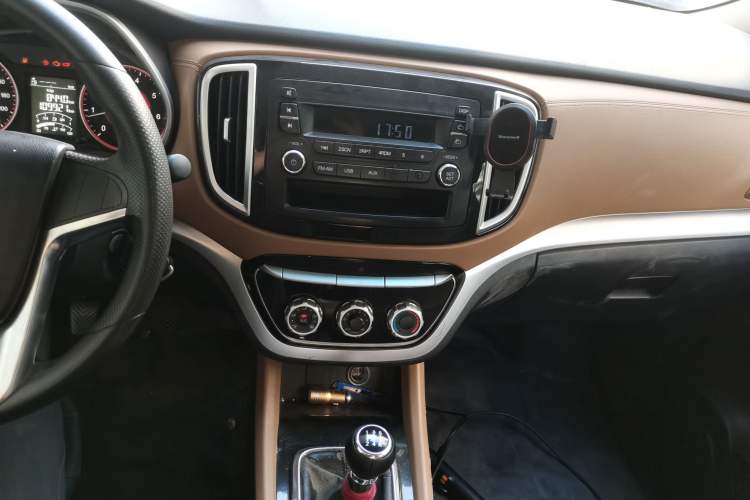 Used Jinbei F50 2017 1.6L Manual Economy Model Audio And AC Panel