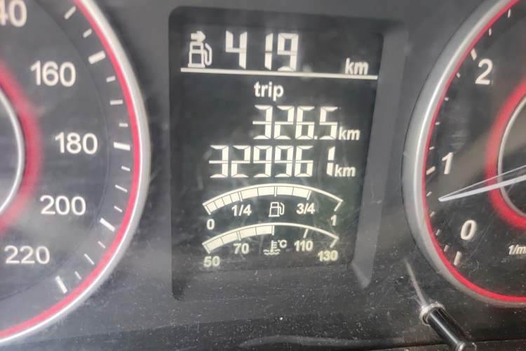 Used Jinbei F50 2017 1.6L Manual Economy Model Odometer Close Up