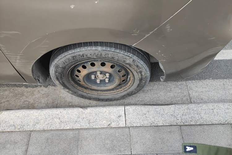 Used Jinbei F50 2017 1.6L Manual Economy Model Right Front Wheel Hub