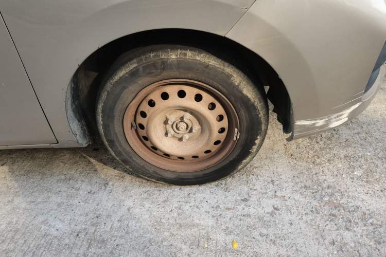 Used Jinbei F50 2017 1.6L Manual Economy Model Right Front Wheel Hub