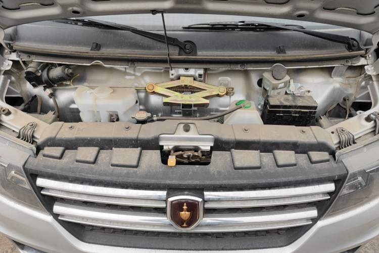 Used Jinbei Gold Card S2 2024 1.6L Manual Double-Cab with 2.51m Cargo Bed Rear Single Wheel Comfort Version SWJ16 Engine Bay