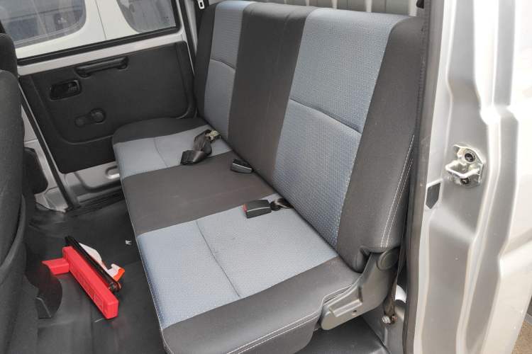 Used Jinbei Gold Card S2 2024 1.6L Manual Double-Cab with 2.51m Cargo Bed Rear Single Wheel Comfort Version SWJ16 Left Rear Seat
