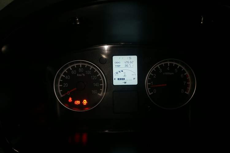 Used Jinbei Gold Card S3 2022 1.6L Flatbed Truck Standard Version 3.2 Meters SWD16MS Instrument Cluster