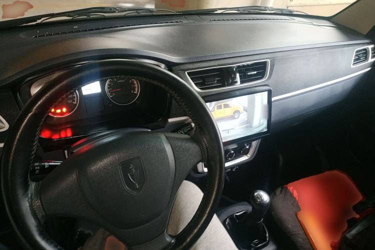 Used Jinbei Gold Card S3 2022 1.6L Flatbed Truck Standard Version 3.2 Meters SWD16MS Interior 2