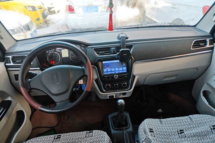 Used Jinbei Gold Card S3 2022 1.6L Crew Cab Double-Row Comfort Model 2.55m SWD16MS Interior 2