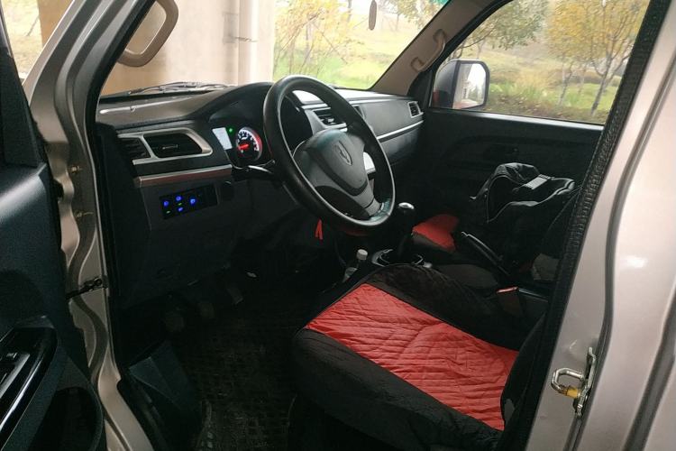 Used Jinbei Gold Card S3 2022 1.6L Flatbed Truck Standard Version 3.2 Meters SWD16MS Interior 3
