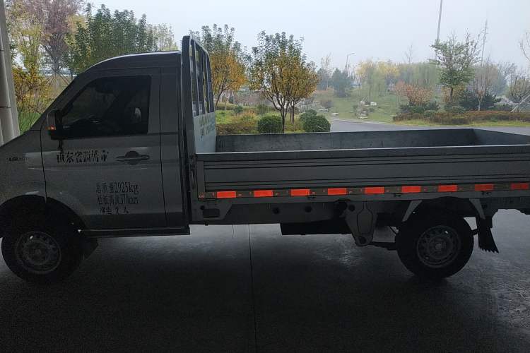 Used Jinbei Gold Card S3 2022 1.6L Flatbed Truck Standard Version 3.2 Meters SWD16MS Interior 4
