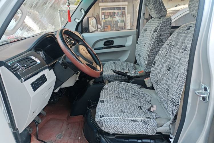 Used Jinbei Gold Card S3 2022 1.6L Crew Cab Double-Row Comfort Model 2.55m SWD16MS Left Front Seat