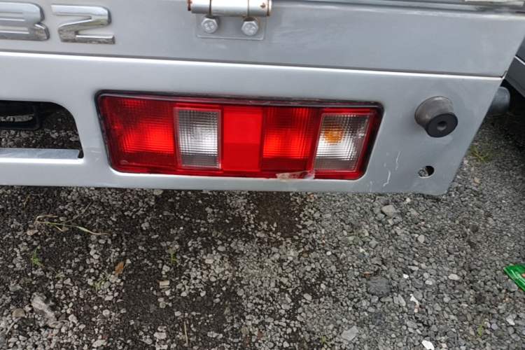 Used Jinbei Gold Card S3 2022 1.6L Flatbed Truck Double-Cab Standard Version 2.55 Meters SWD16MS Right Rear Taillight