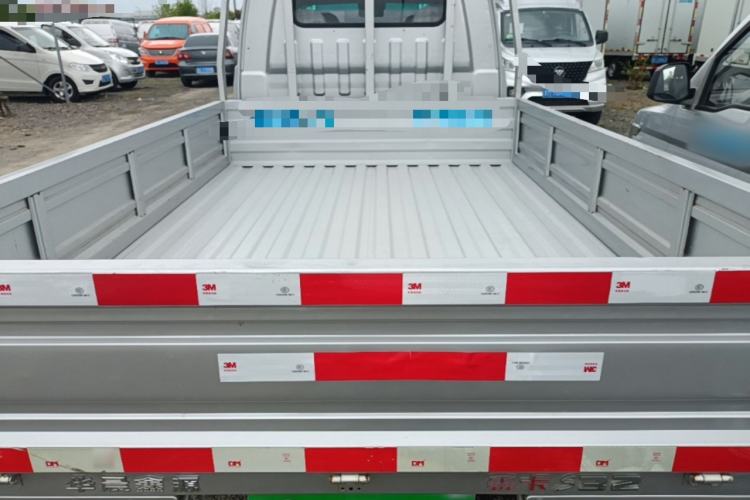 Used Jinbei Gold Card S3 2022 1.6L Flatbed Truck Double-Cab Standard Version 2.55 Meters SWD16MS Trunk