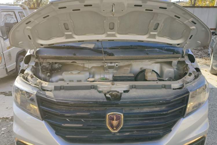Used Jinbei Gold Card S6 2023 1.6L Manual Double-Cab Standard Version with 3.0-Meter Cargo Bed SWD16MS Engine Bay