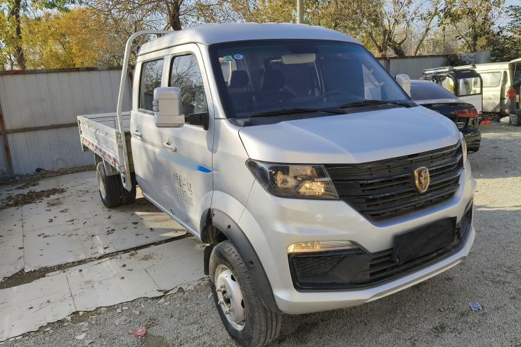 Used Jinbei Gold Card S6 2023 1.6L Manual Double-Cab Standard Version with 3.0-Meter Cargo Bed SWD16MS Front Right 45 Deg