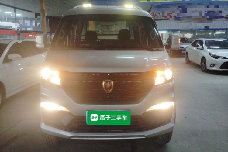 Used Jinbei Gold Card S6 2024 1.6L Standard Cargo Truck Single Cab 3.7-Meter Rear Dual Wheels SWD16MS Stake Bed Front