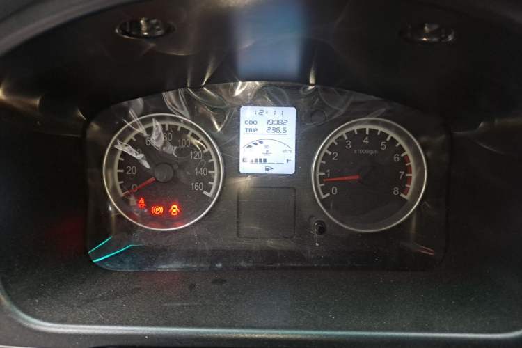 Used Jinbei Gold Card S6 2024 2.0L CNG Standard Cargo Truck Single Cab 3.85m Rear Dual Wheels Model SWEC20M Instrument Cluster