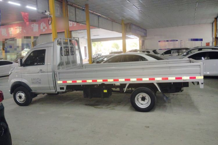 Used Jinbei Gold Card S6 2024 1.6L Standard Cargo Truck Single Cab 3.7-Meter Rear Dual Wheels SWD16MS Stake Bed Left Side